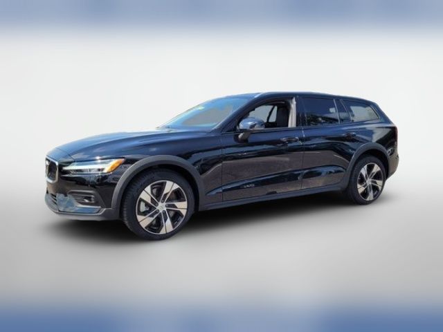 2023 Volvo V60 Cross Country Plus