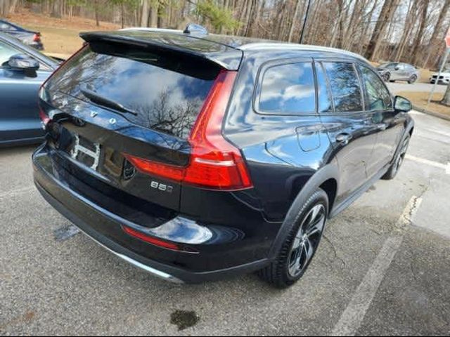 2023 Volvo V60 Cross Country Plus