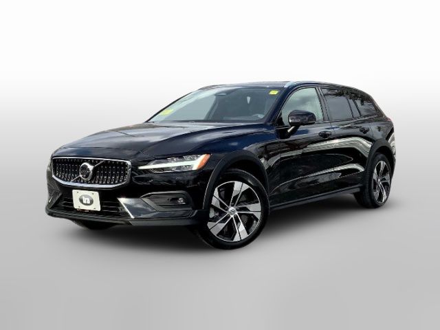 2023 Volvo V60 Cross Country Plus