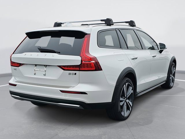 2023 Volvo V60 Cross Country Plus