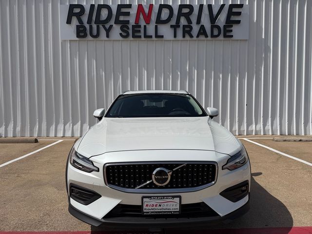 2023 Volvo V60 Cross Country Ultimate