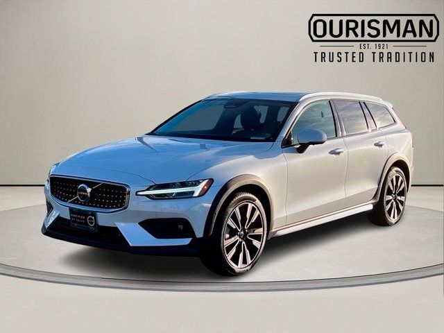 2023 Volvo V60 Cross Country Ultimate