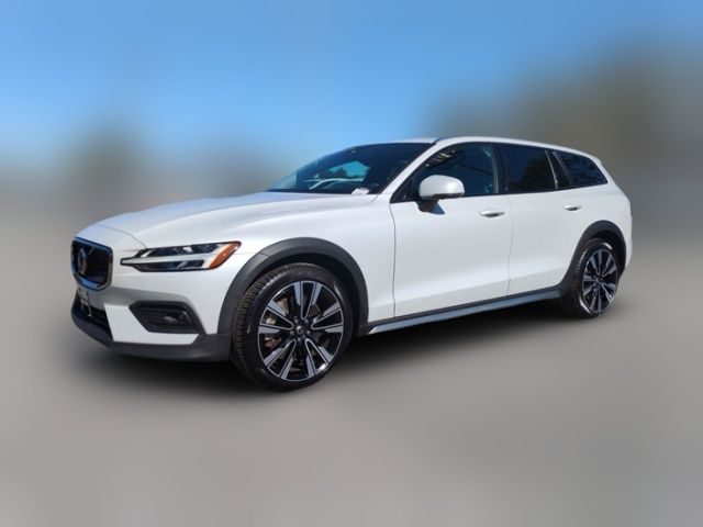 2023 Volvo V60 Cross Country Ultimate