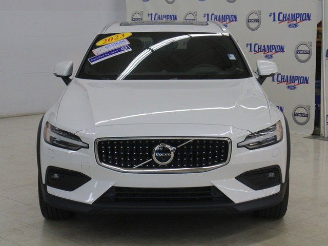 2023 Volvo V60 Cross Country Ultimate