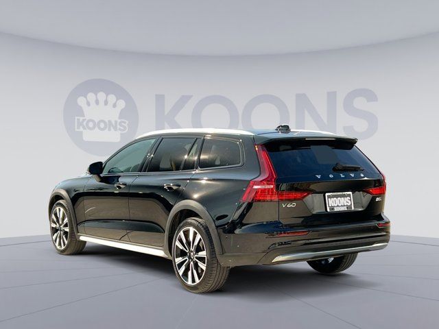 2023 Volvo V60 Cross Country Ultimate