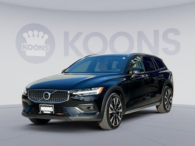 2023 Volvo V60 Cross Country Ultimate