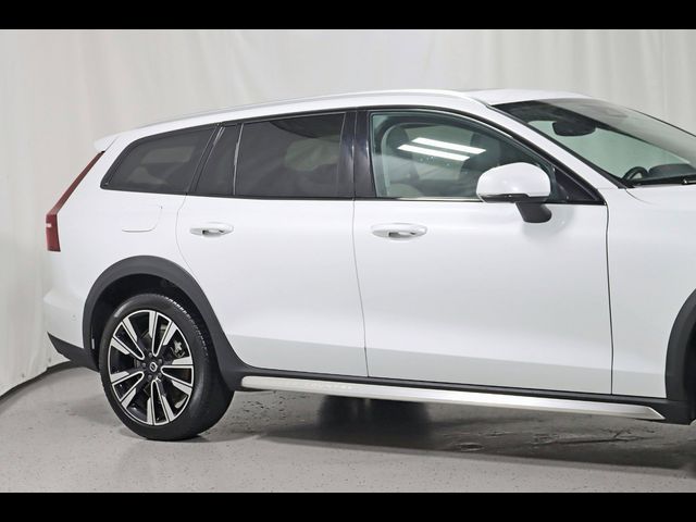 2023 Volvo V60 Cross Country Ultimate