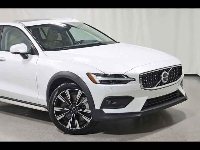 2023 Volvo V60 Cross Country Ultimate