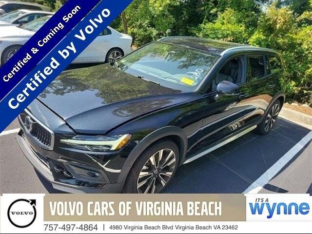 2023 Volvo V60 Cross Country Ultimate