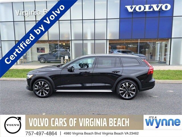 2023 Volvo V60 Cross Country Ultimate