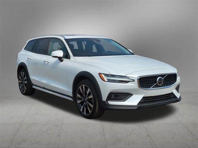 2023 Volvo V60 Cross Country Ultimate