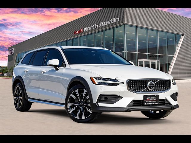 2023 Volvo V60 Cross Country Ultimate