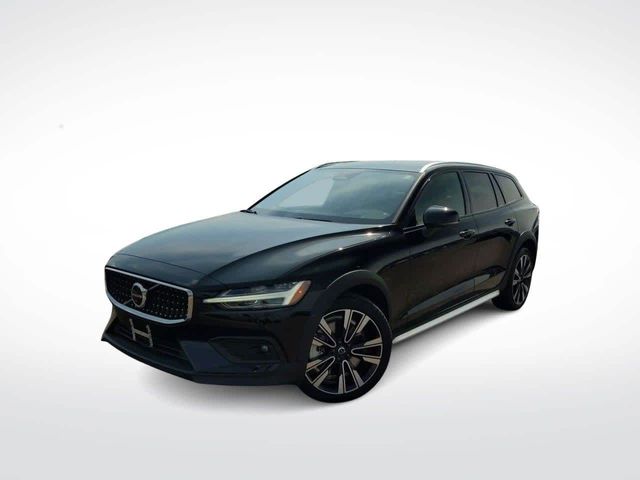 2023 Volvo V60 Cross Country Ultimate