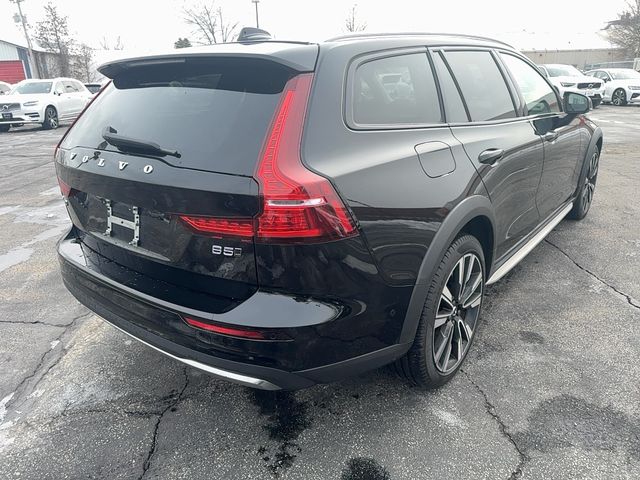 2023 Volvo V60 Cross Country Ultimate