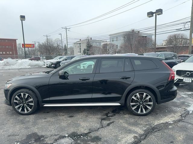 2023 Volvo V60 Cross Country Ultimate