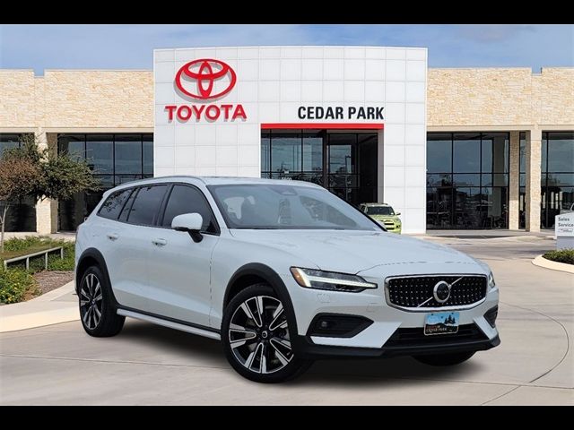 2023 Volvo V60 Cross Country Ultimate