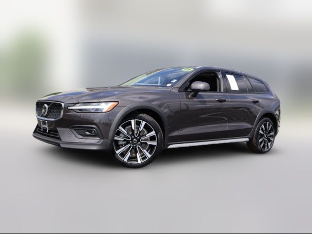 2023 Volvo V60 Cross Country Ultimate