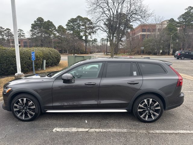 2023 Volvo V60 Cross Country Ultimate