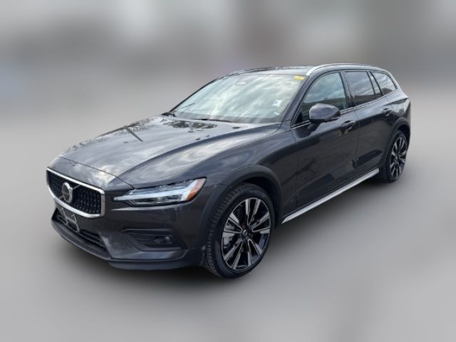 2023 Volvo V60 Cross Country Ultimate