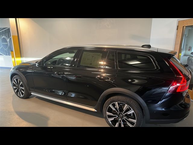 2023 Volvo V60 Cross Country Ultimate