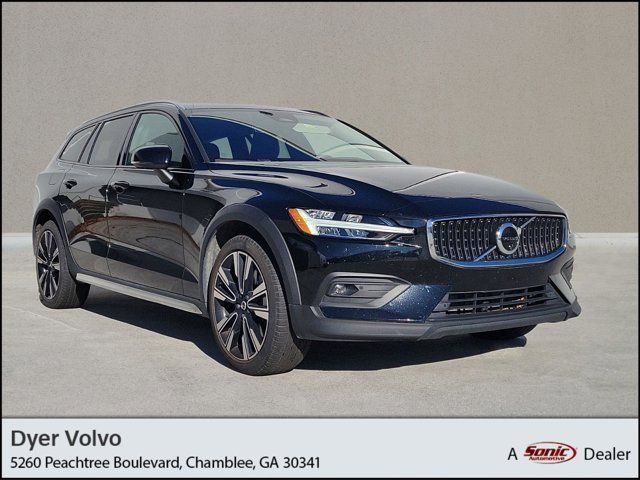 2023 Volvo V60 Cross Country Ultimate