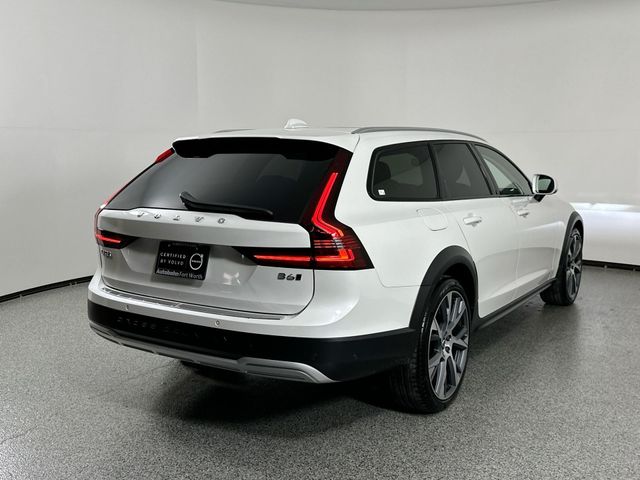 2023 Volvo V90 Cross Country Ultimate