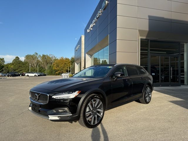 2023 Volvo V90 Cross Country Ultimate