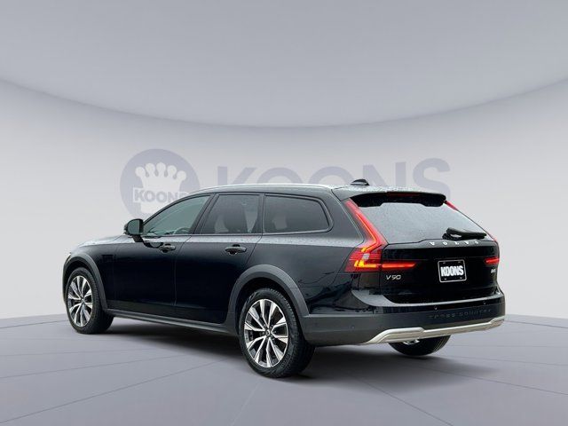 2023 Volvo V90 Cross Country Plus