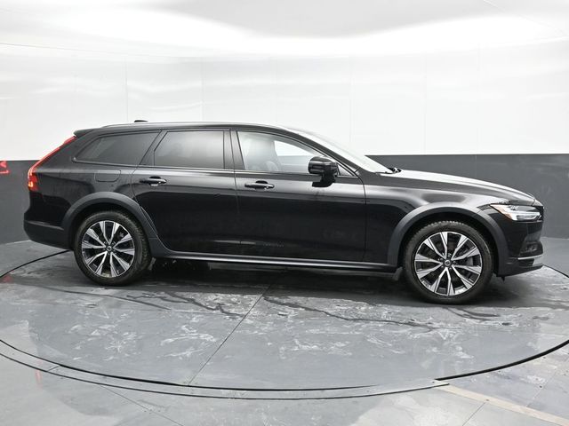 2023 Volvo V90 Cross Country Plus