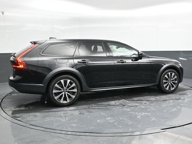 2023 Volvo V90 Cross Country Plus