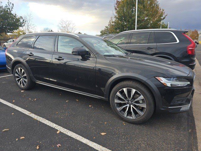 2023 Volvo V90 Cross Country Plus