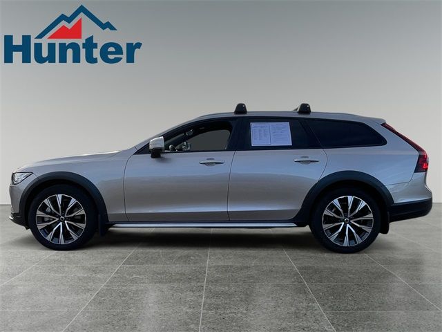 2023 Volvo V90 Cross Country Plus