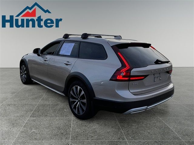 2023 Volvo V90 Cross Country Plus