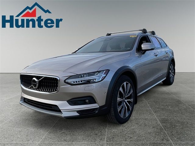 2023 Volvo V90 Cross Country Plus