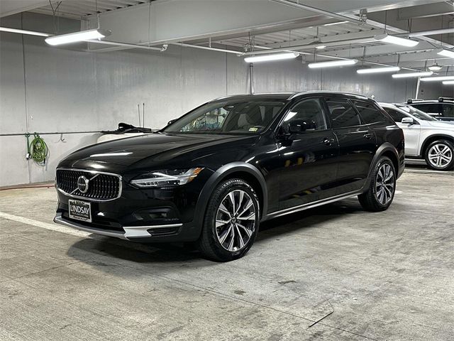 2023 Volvo V90 Cross Country Plus