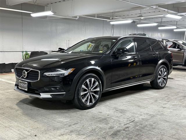 2023 Volvo V90 Cross Country Plus