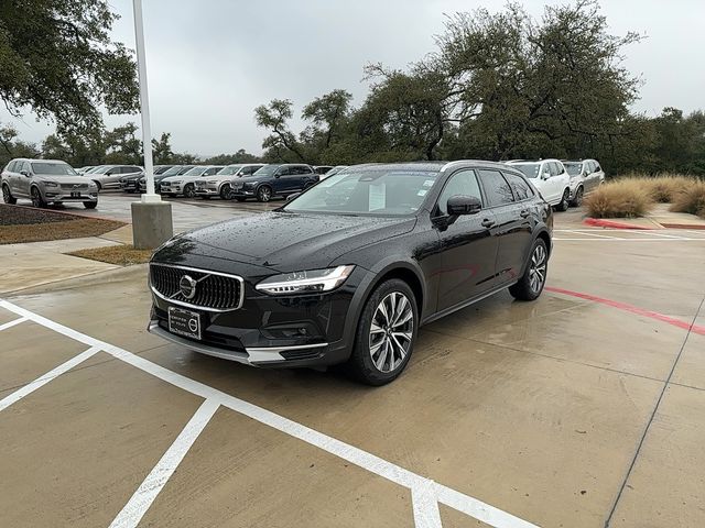 2023 Volvo V90 Cross Country Plus