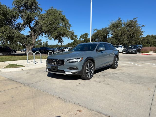 2023 Volvo V90 Cross Country Ultimate