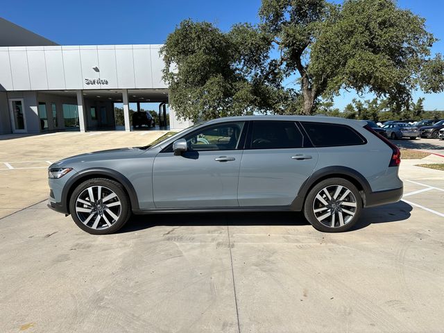 2023 Volvo V90 Cross Country Ultimate