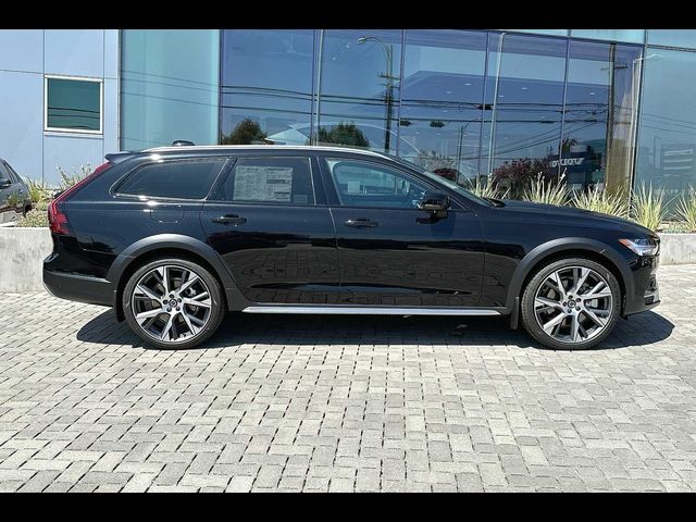 2023 Volvo V90 Cross Country Ultimate