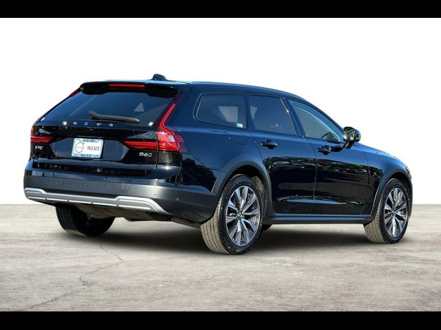 2023 Volvo V90 Cross Country Plus