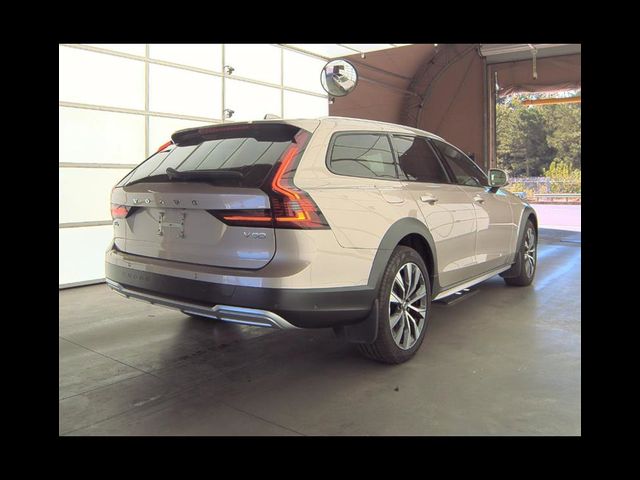 2023 Volvo V90 Cross Country Plus