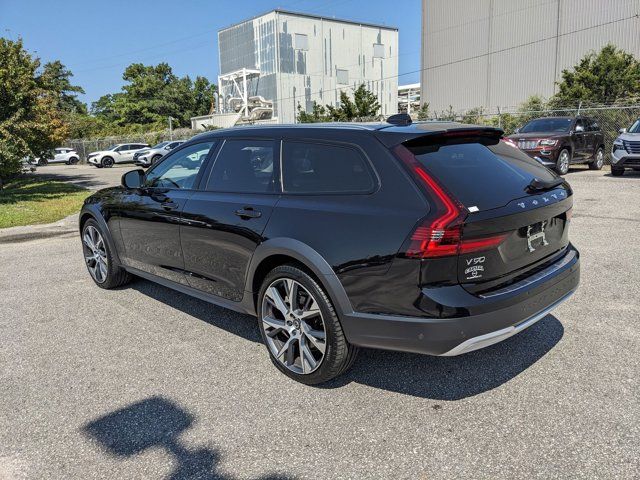 2023 Volvo V90 Cross Country Ultimate