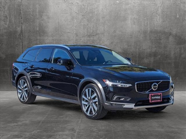 2023 Volvo V90 Cross Country Ultimate