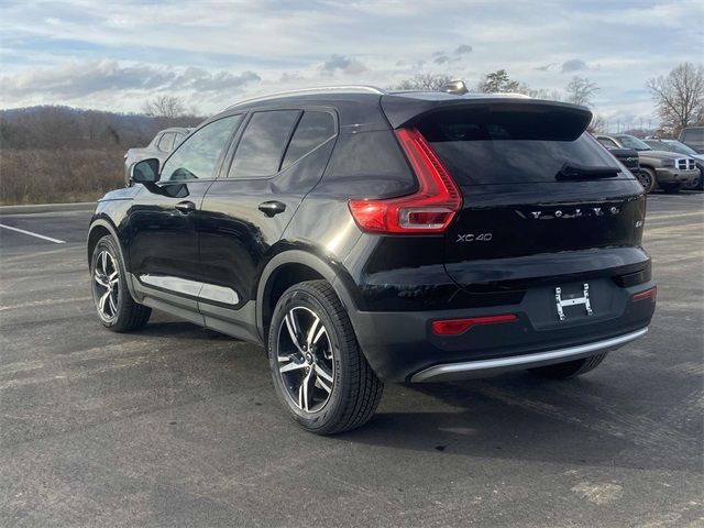 2023 Volvo XC40 Core