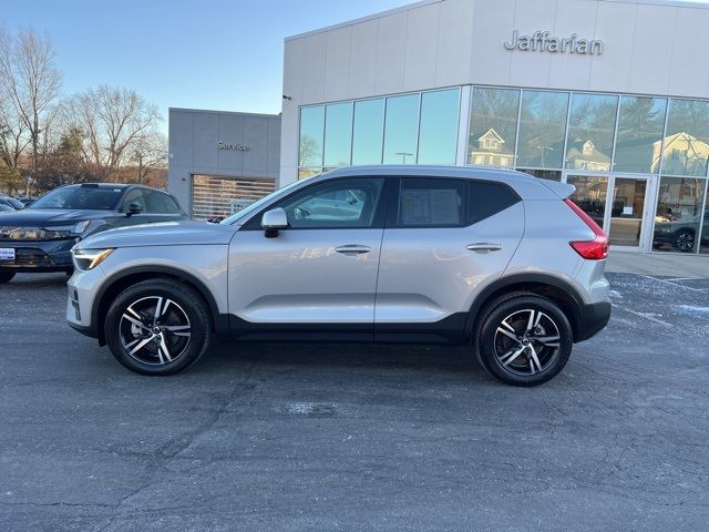 2023 Volvo XC40 Core