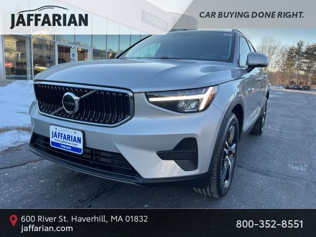 2023 Volvo XC40 Core