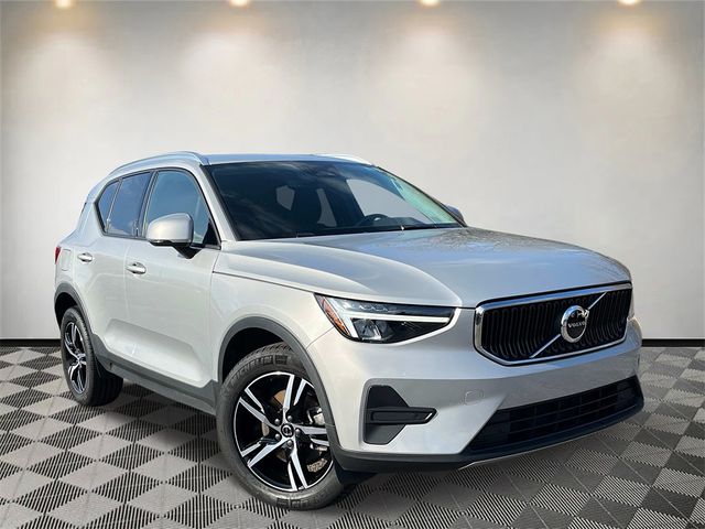 2023 Volvo XC40 Core