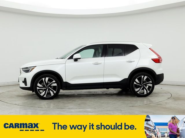 2023 Volvo XC40 Plus Bright Theme