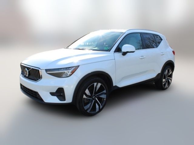2023 Volvo XC40 Plus Bright Theme